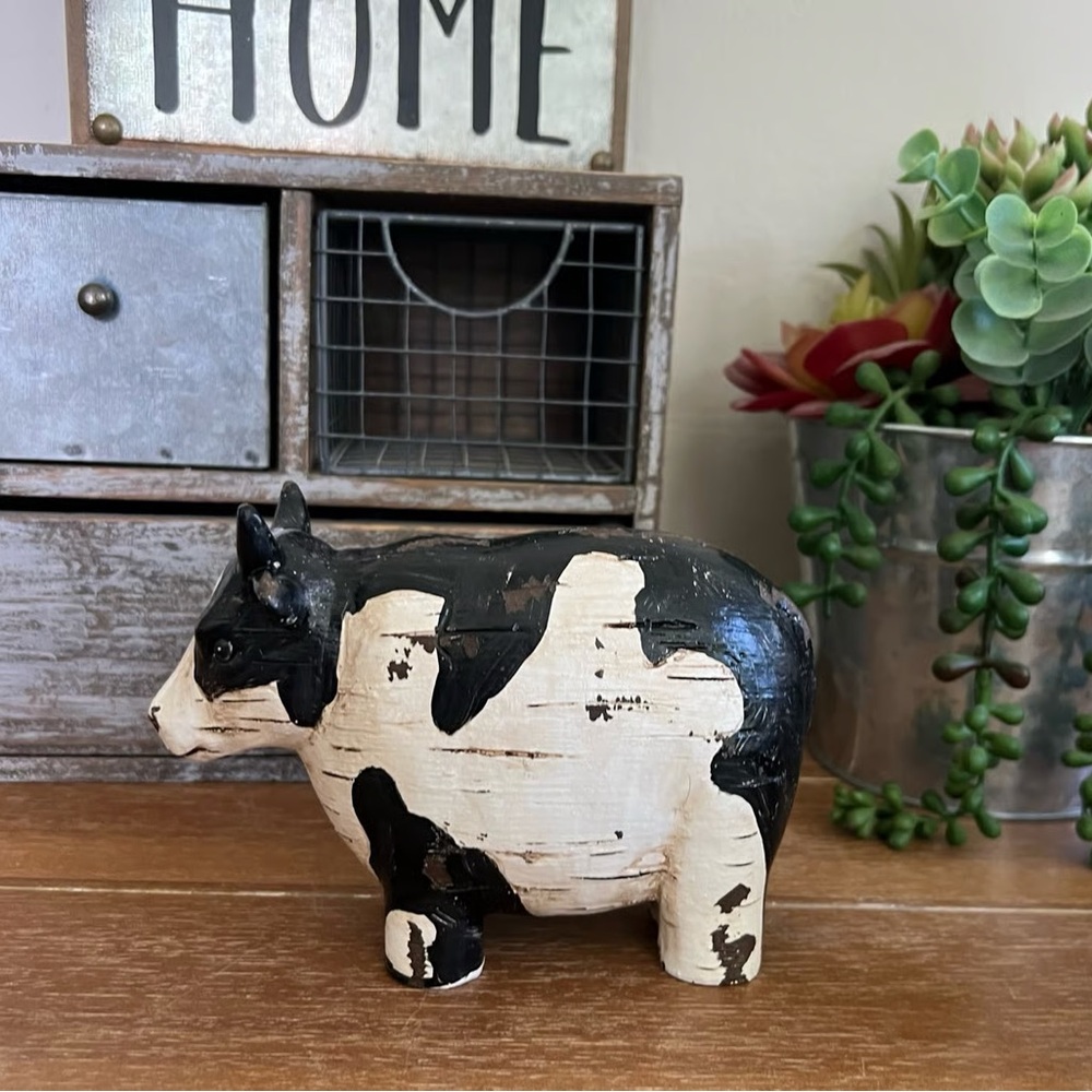 New Rustic Farmhouse Distressed Cow